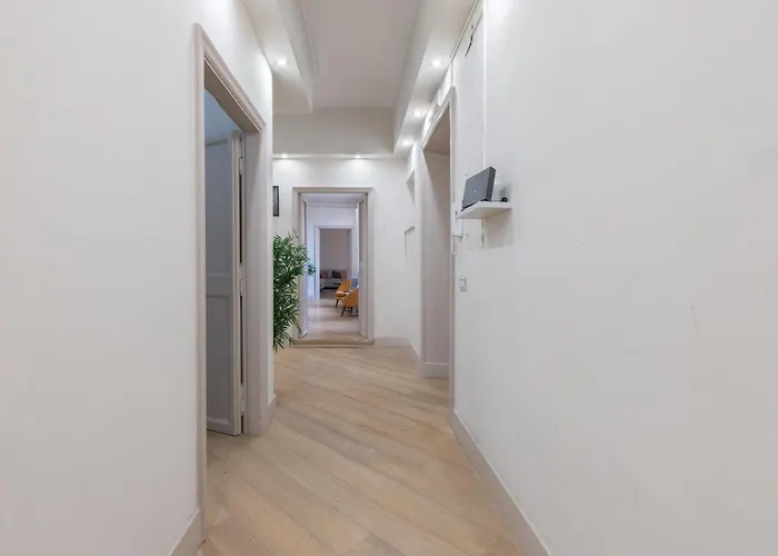 - Parione House *