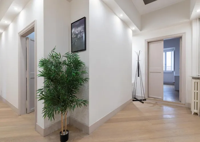 - Parione House