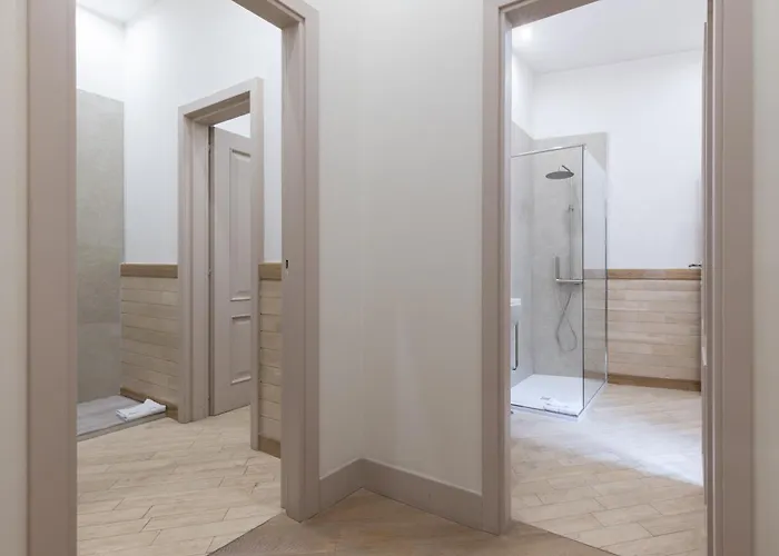 - Parione House