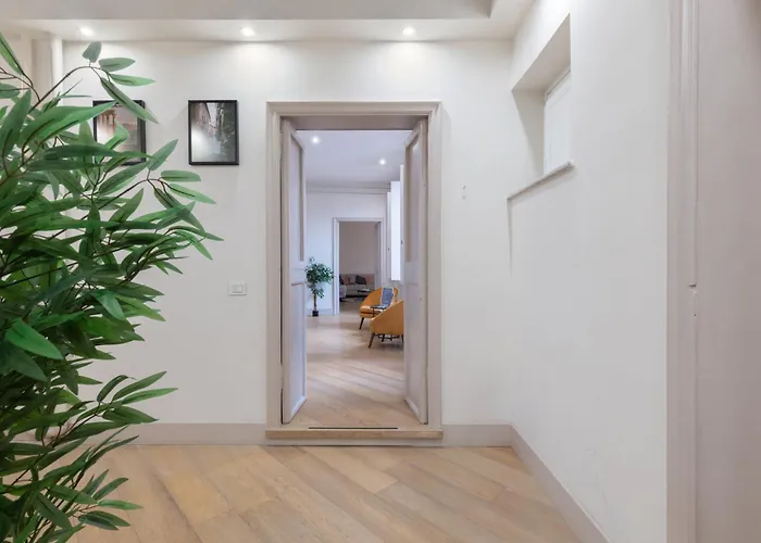 - Parione House