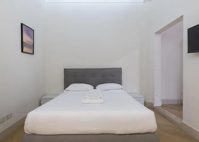 - Parione House