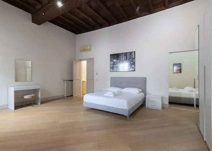 - Parione House *
