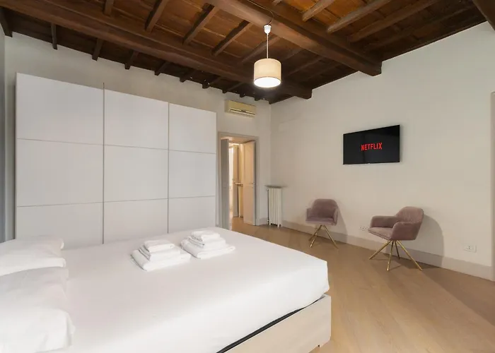 - Parione House *